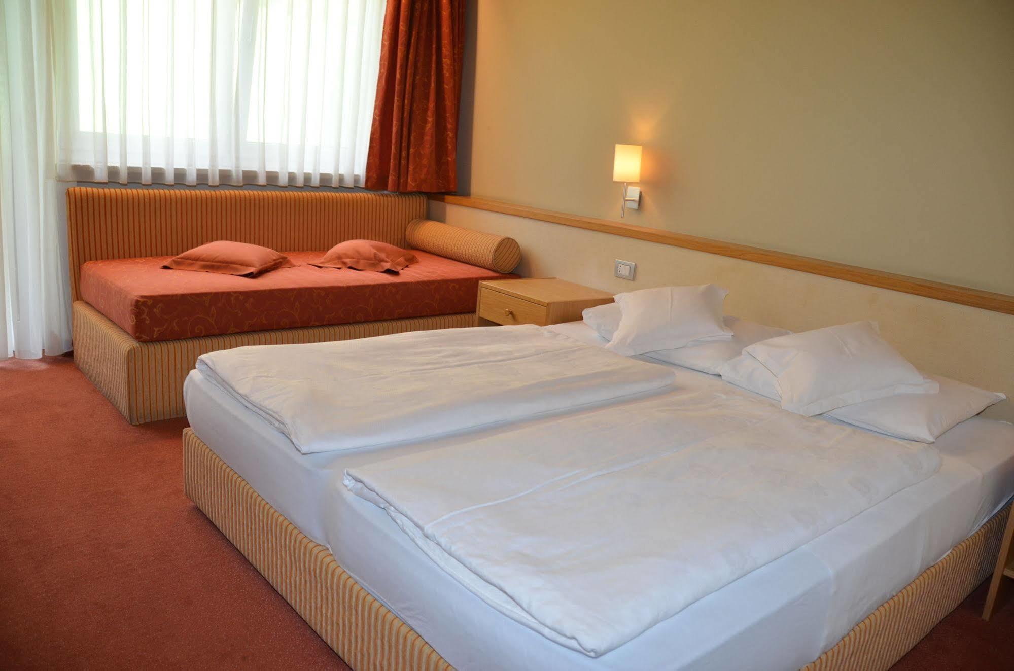 Hotel Taufers Molini di Tures Buitenkant foto