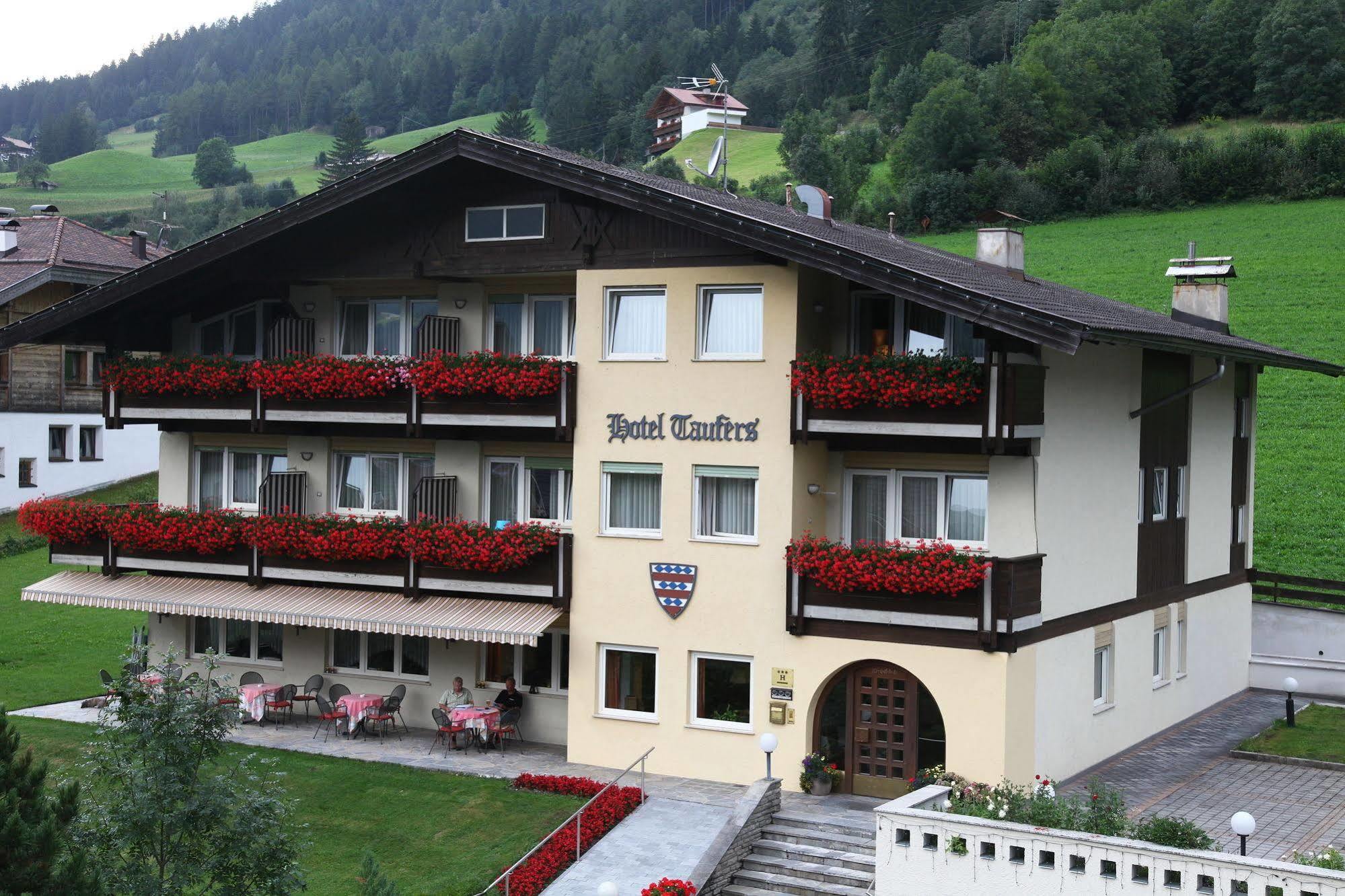 Hotel Taufers Molini di Tures Buitenkant foto